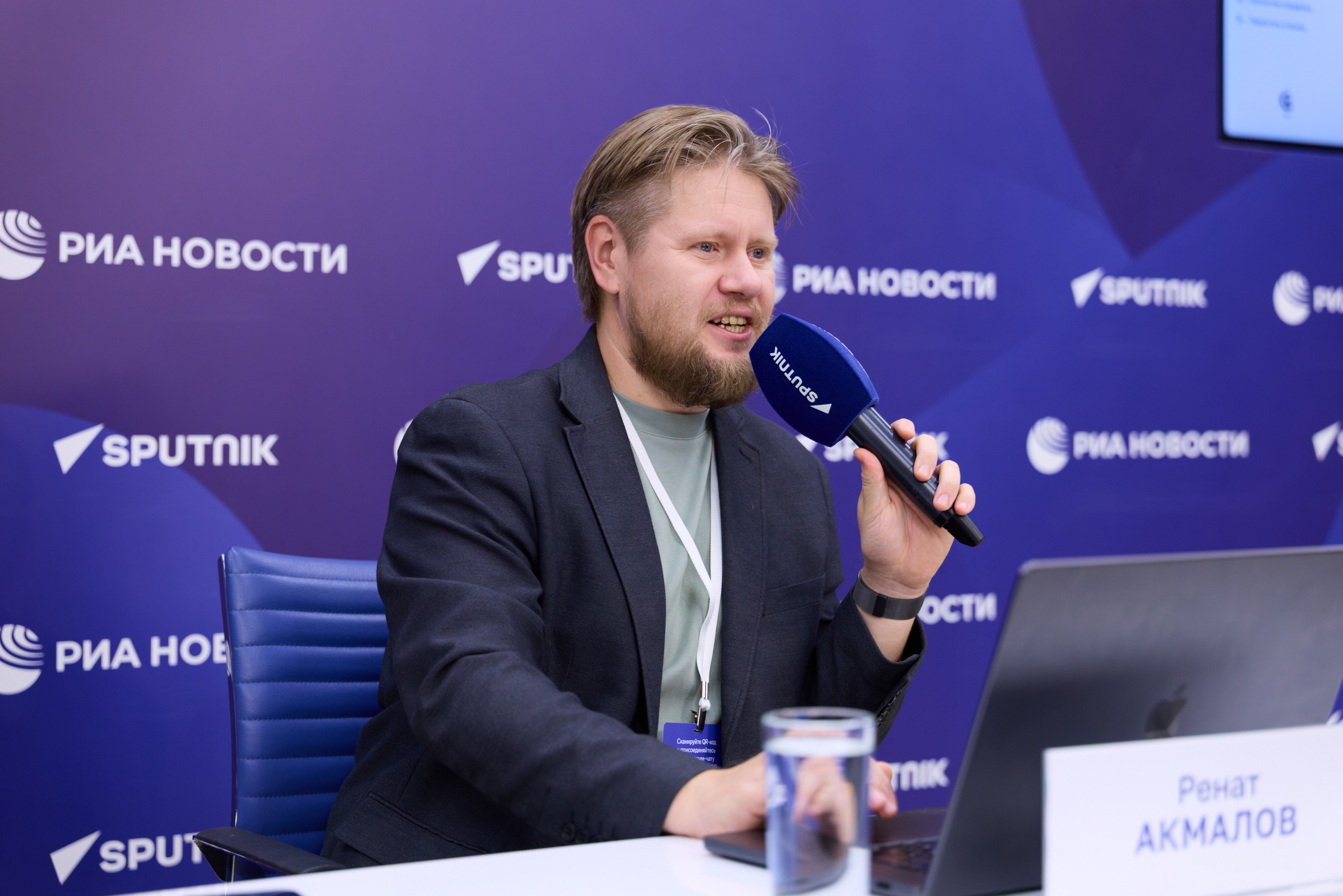 Ренат Акмалов